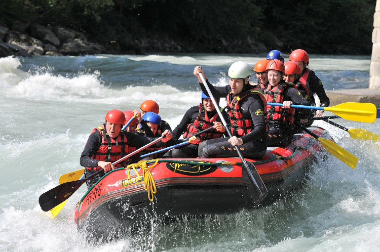 Branch Out On Your Next Vacation Learn White Water Rafting